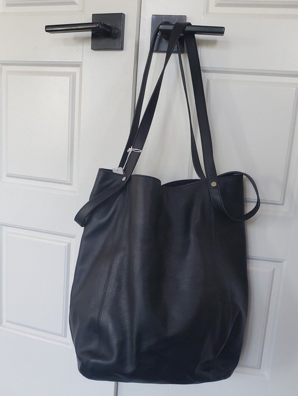 COS LARGE VERSATILE LEATHER SHOPPER IN BLACK PEBBLED LEATHER TOTE NWT $250 - Picture 5 of 16